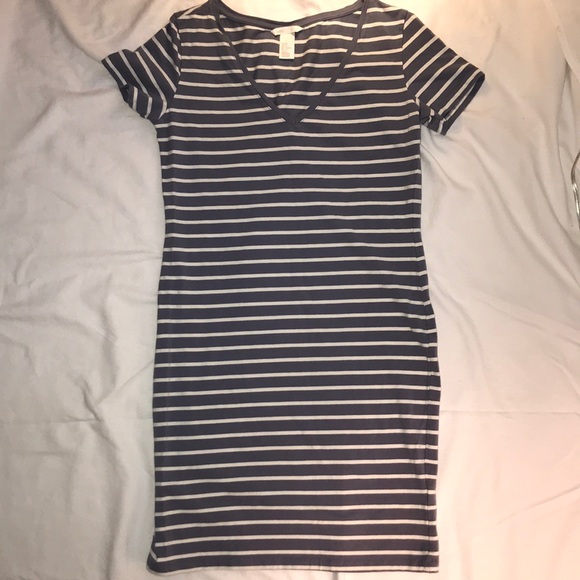 H&M Dresses & Skirts - (M) T-shirt dress blue and white stripes